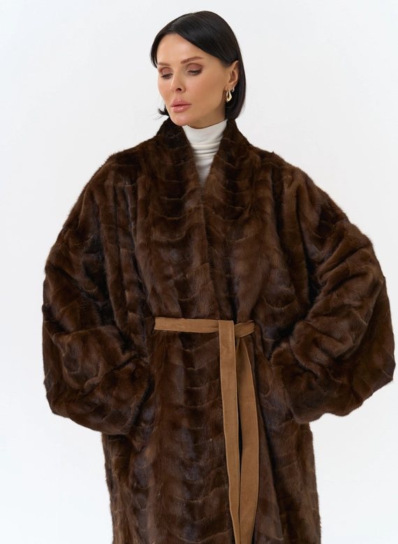 Шуба из меха норки с поясом