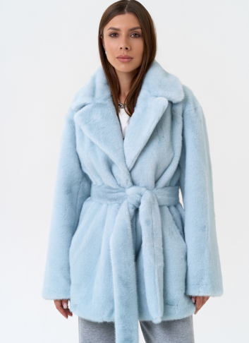 Женская шуба из эко меха в голубом цвете