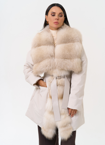 Женское зимнее полупальто с кожаным поясом