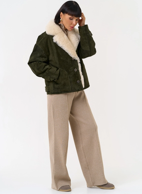 Пуховик из натуральной замши с английским воротником