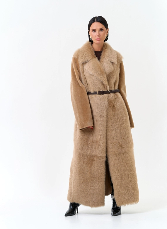 Женская двухсторонняя дубленка из натурального меха с английским воротником фото