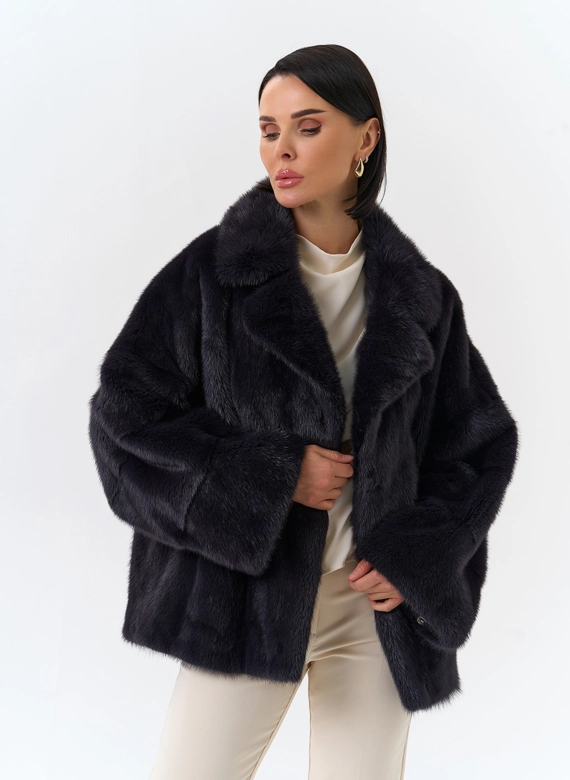Шуба из меха норки с английским воротником