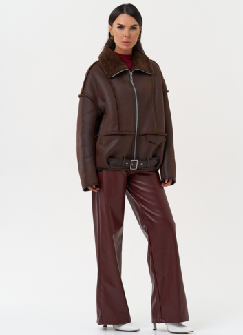 Женская дубленка коричневого цвета 