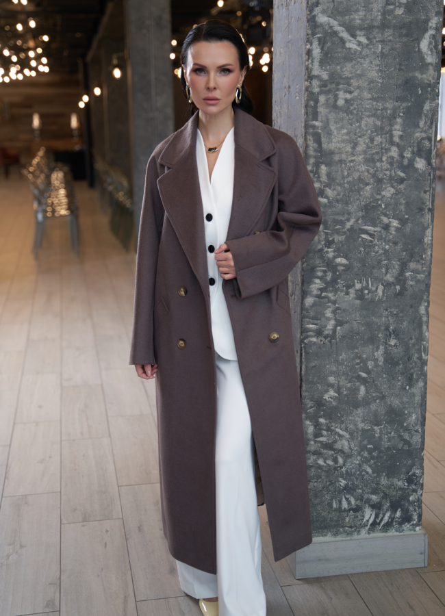 фото Длинное двубортное пальто с английским воротником модель № 29547