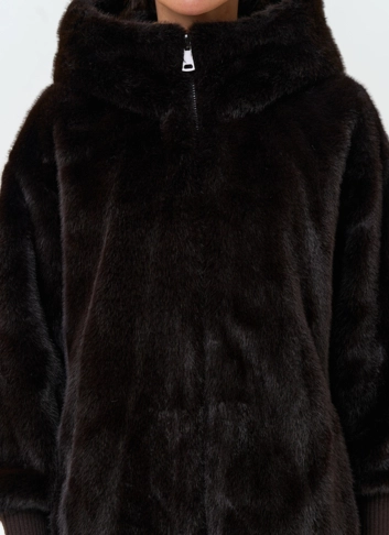 Женское пальто из эко меха