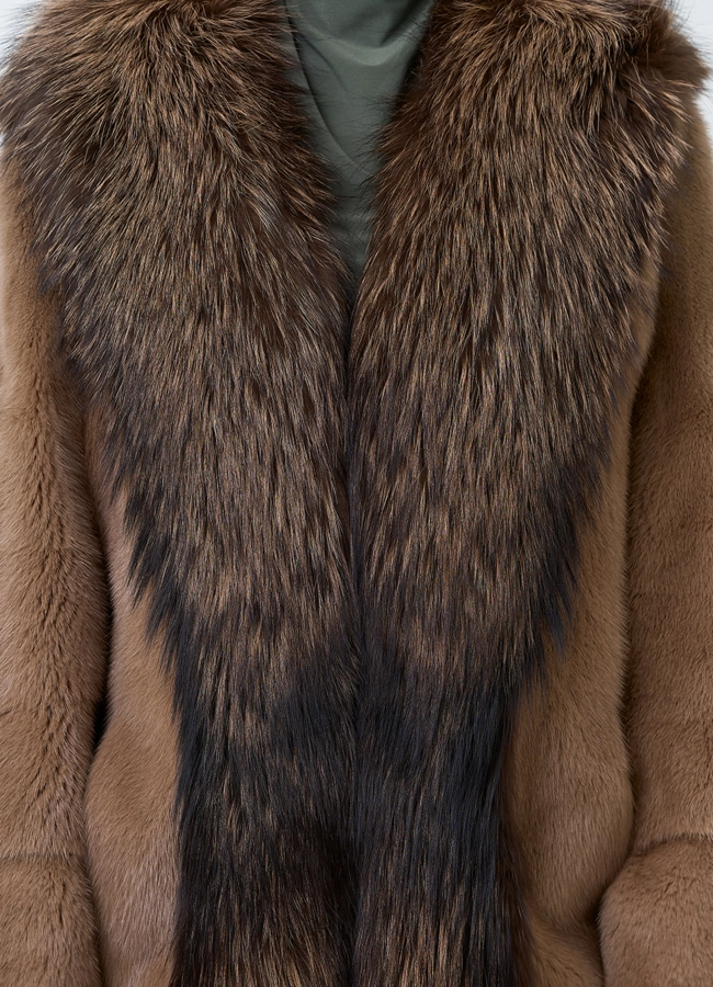 Куртка из норки с отделкой из меха чернобурки  модель № 24740 универмаг малина